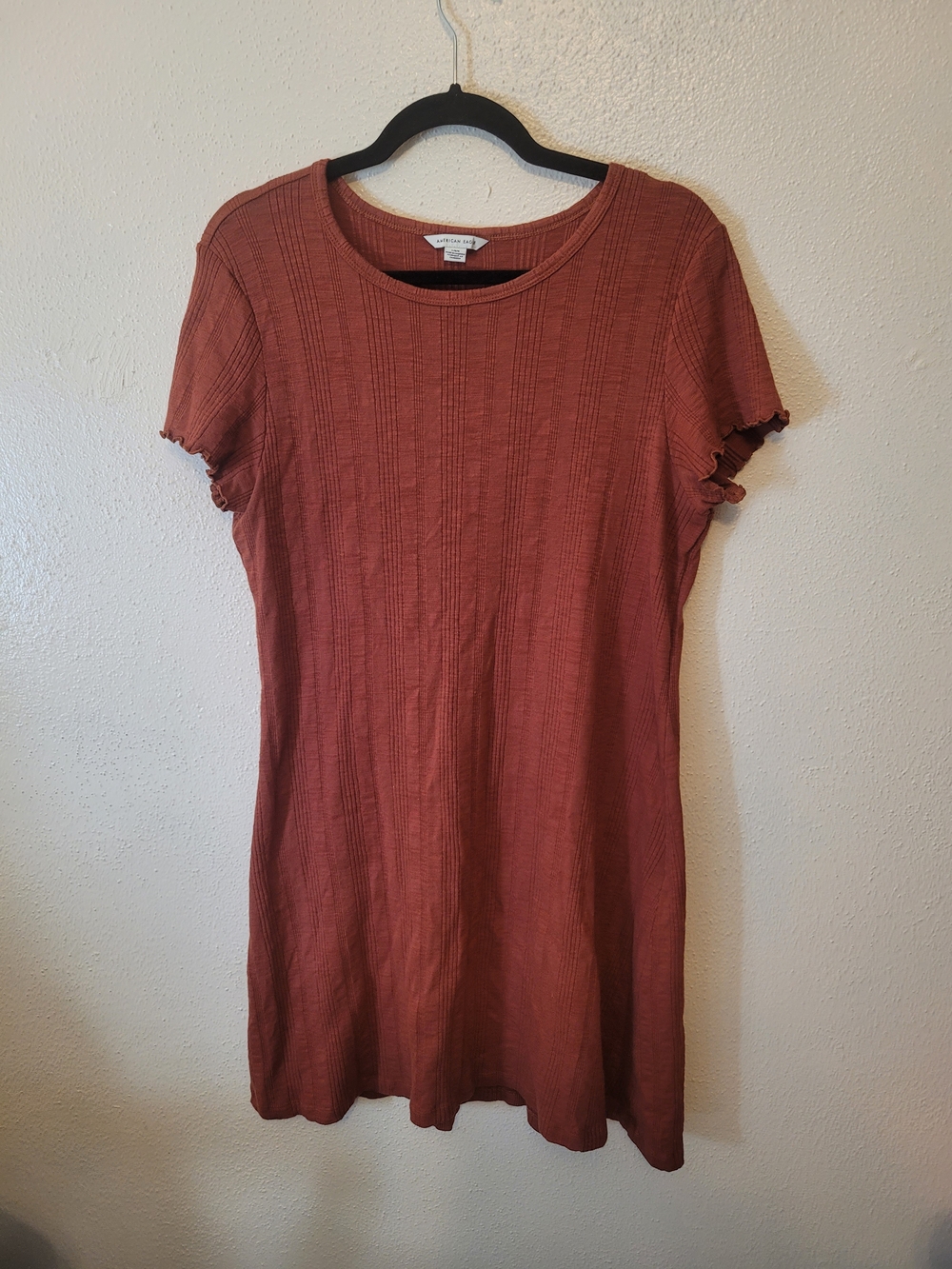 American Eagle Outfitters Ribbed Short Sleeve Dress in Rust Red